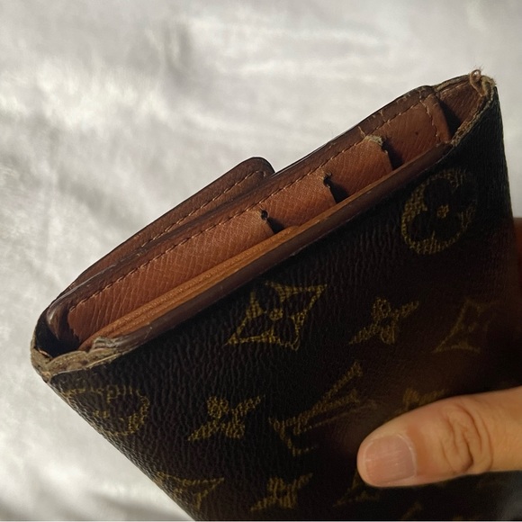 Authentic LV Sarah wallet - Picture 14 of 15